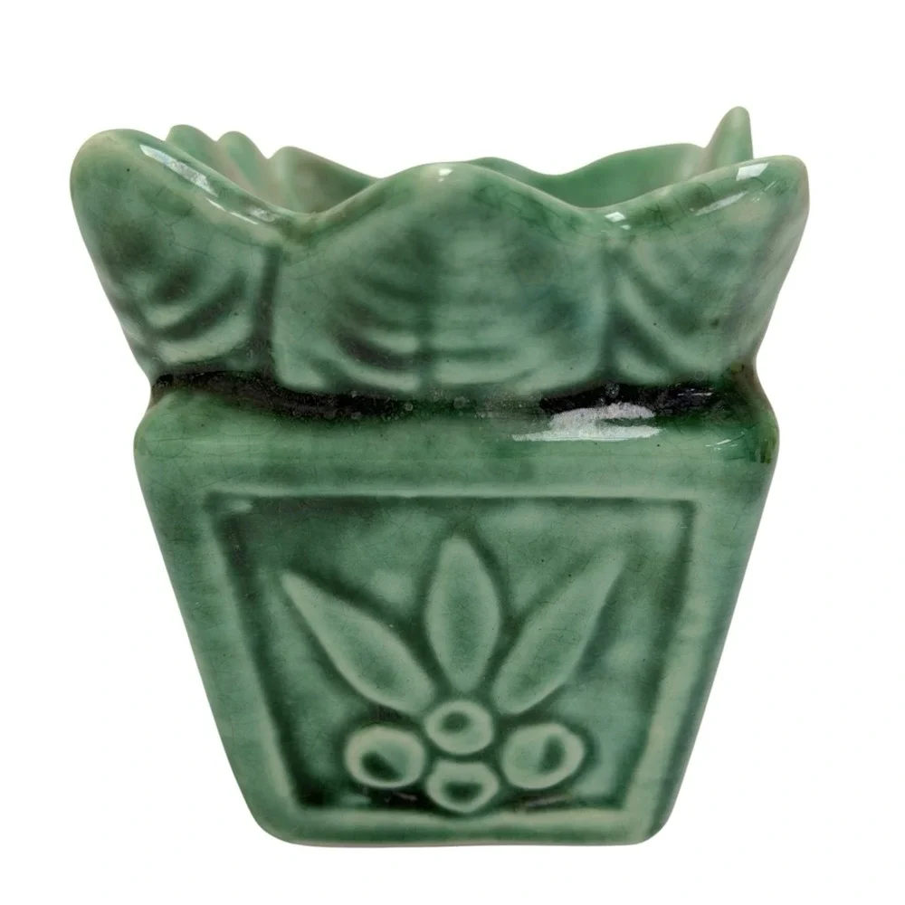 Vintage Ceramic Rose Bud Floral Salt & Pepper Shaker Set W/‎ Base & Stopper MCM